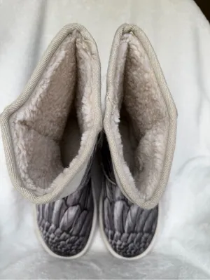 Women’s Winter Boots with Angel Wing Print Plush Fleece Lining Size 40 thumbnail 7