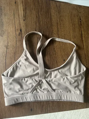 Gymshark Women's Seamless Sports Bra in Light Taupe thumbnail 3