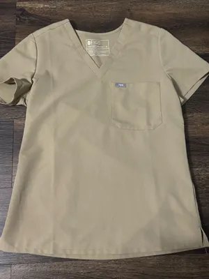 FIGS Scrub Top Women’s thumbnail 1