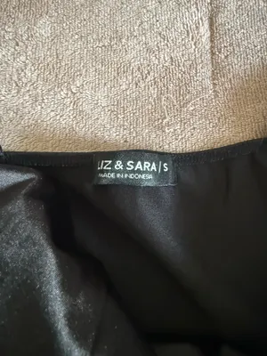 Liz & Sara Black Satin Bodycon Dress thumbnail 2