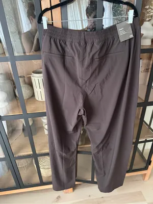 NWT GapFit Tech High Rise Barrel Trousers pants terra brown performance eco thumbnail 5
