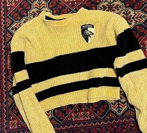 Harry Potter crop top. Size 12 thumbnail 1