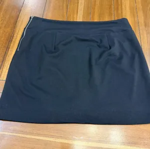 Banana Republic Black Solid A-Line Mini Skirt High Rise Lined Zip Size 10 thumbnail 3