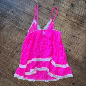 Victoria’s Secret hot pink lacy L shirt lingerie nightgown thumbnail 3