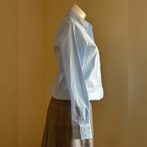 Liz Claiborne NWT Light Blue Button Down Long Sleeves Top Wrinkle Free SZ M thumbnail 4