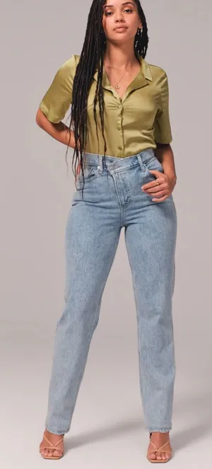 Abercrombie & Fitch The 90s Straight Ultra High Rise Curve Love Light Wash 31/12 thumbnail 1
