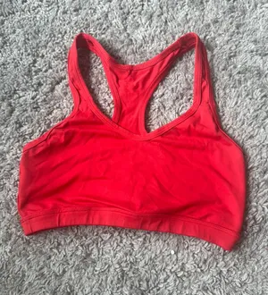 Red sports bra Size M thumbnail 1