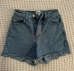 Jean Shorts thumbnail 1