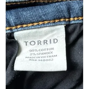 Torrid women's Blue Distressed 3" Jean Shorts Size‎ 18 thumbnail 6