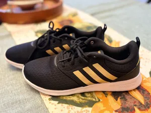 NWOT adidas women's QT Racer 2.0 Running Shoe thumbnail 2
