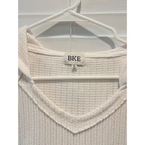 BKE Hooded Sweater Womens Small Cream Waffle Knit V-Neck Exposed Seam Hood thumbnail 3
