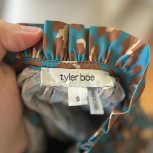 Tyler Böe Blue & Brown Leopard Print Smocked Puff Sleeve Ruffle Dress thumbnail 8