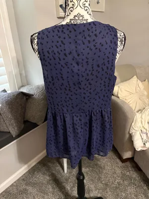 Gap size medium sleeveless top in navy blue thumbnail 4