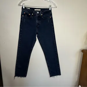 Levis Premiums Wedgie Washed Black‎ Raw Hem Crop Denim Jeans thumbnail 4