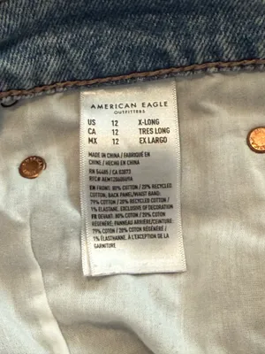 American Eagle Strigid Mom Jeans Ripped thumbnail 5