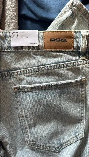 Tilly's Low-Rise Baggy Jeans thumbnail 5
