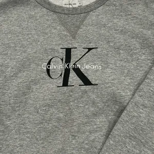 Calvin Klein Vintage Grey Crew Neck Size‎ Small thumbnail 5