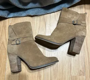 Light Tan Suede heeled Ankle Boots zipper on inside women’s 8M thumbnail 1