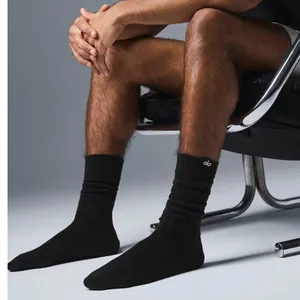NWT Alo unisex scrunch socks in black size medium thumbnail 8