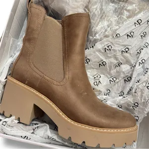 DV by Dolce Vita NWT - Tobias Taupe Chelsea Boots – Size 9.5 – New In Box thumbnail 9