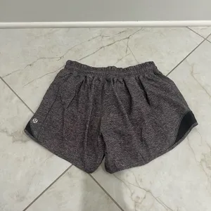 Lululemon Heather Gray Hotty Hot Shorts Size 6 US thumbnail 4