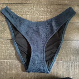 J.CREW NWT Textured curved-waist cheeky bikini bottom Navy Size Small‎ thumbnail 1