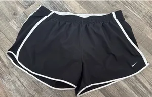 Nike Women’s Dri-Fit Shorts thumbnail 3
