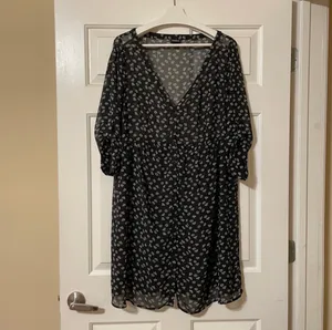 Torrid Diamond Print Sheer Chiffon Shirt Dress 3/4 Sleeve Black & White Size 1 thumbnail 2