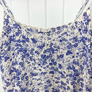 FREE PEOPLE‎ blue & white floral scalloped cami top Size S thumbnail 7