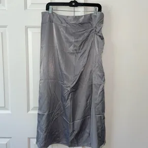Abercrombie & Fitch Knotted Elevated Satin Midi Skirt‎ thumbnail 6