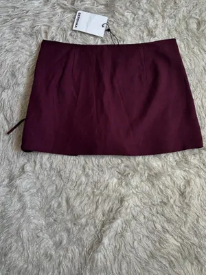 Bershka Burgundy Women’s Pleated Mini Skirt/Short with Side Bow Detail‎ Size M thumbnail 3