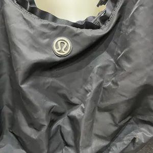 Lululemon Sackasana Black Nylon Shoulder Bag thumbnail 4