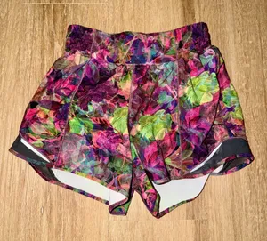 Lululemon Hotty Hot Shorts thumbnail 1