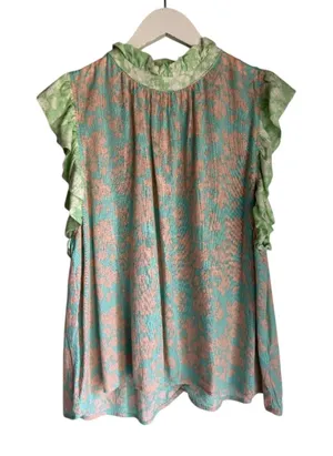 Karlie Floral Ruffle Sleeve Blouse Size Large thumbnail 1