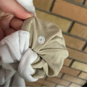 Lululemon Scuba High-Rise French Terry Jogger White Sweatpants Women’s Size 18 thumbnail 6