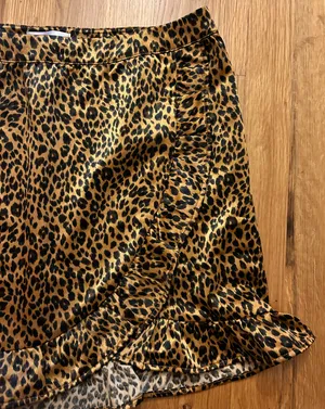 Vestique Cheetah Print Mini Skirt thumbnail 3
