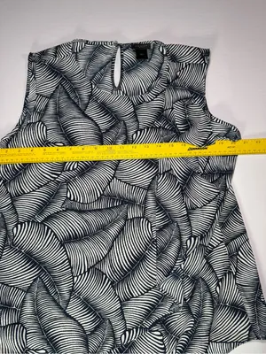 Ann Taylor Factory black and White Abstract Swirl Sleeveless Camisole thumbnail 4