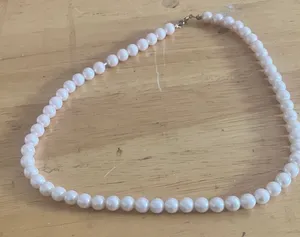 Elegant Pearl Necklace thumbnail 1