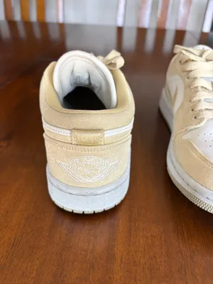 Air Jordan 1 Low SE thumbnail 3