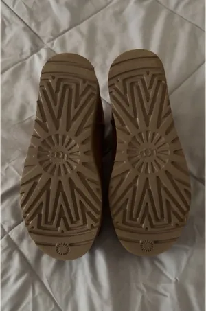 UGG Classic Ultra Mini Platform thumbnail 6