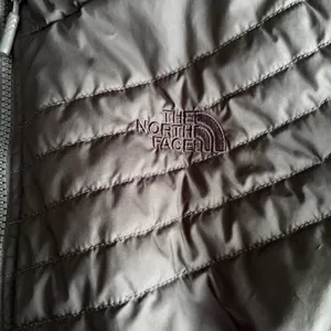 The North Face Reversible Jacket Women’s Large thumbnail 2