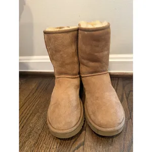 UGG Womens Classic Short Boots | Chestnut | Womens Sz 5 $190 MSRP thumbnail 4