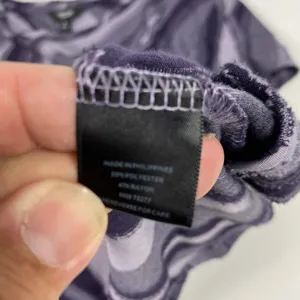 Simply Vera Vera Wang Shirt Womens Medium Purple Asymmetrical Hem Abstract‎ Top thumbnail 7