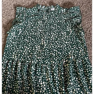 Angashion Women's Green‎ White Ruffle Short Sleeve Blouse Size XL thumbnail 2