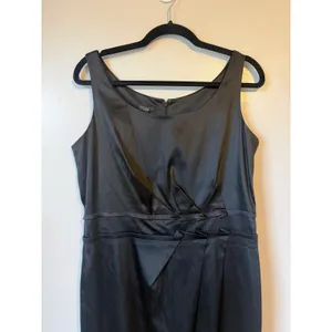 Talbots Sheath Dress Womens 12 Black Satin Pleated Formal Cocktail LBD NWT thumbnail 4
