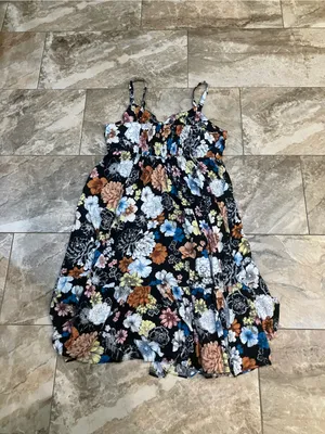 Torrid Black Floral Georgette Maxi Dress size 1 thumbnail 5
