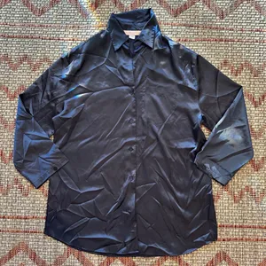 VICTORIA'S‎ SECRET | Women's Satin Button Up Long Sleeve Sleep Shirt, Size S thumbnail 1