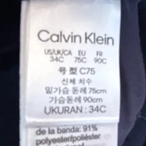 Calvin Klein Navy Blue T-Shirt Bra Underwire Adjustable Straps‎ Size 34C thumbnail 5