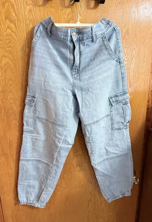 American Eagle Outfitters Light Wash Cargo Jeans thumbnail 1