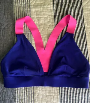 Lululemon swim top Sz M thumbnail 1